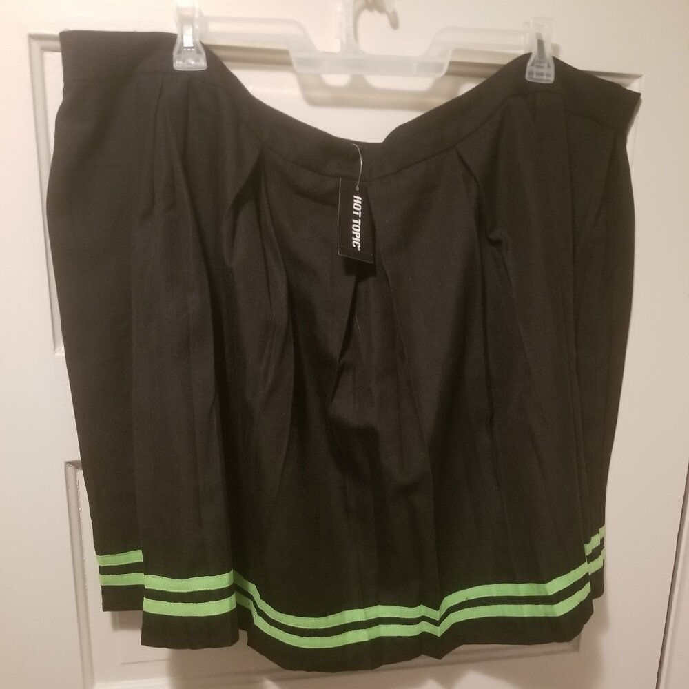 Hot Topic Pleet Skirt